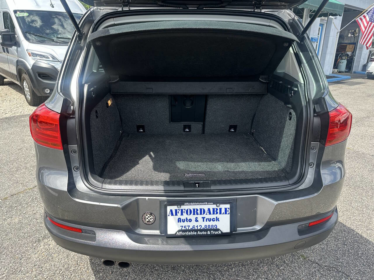 Used 2015 Volkswagen Tiguan S FWD image 17