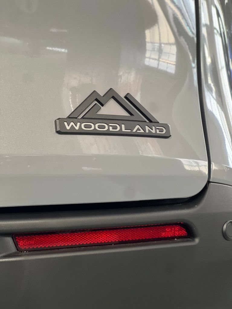 New 2026 Toyota Sienna XLE Woodland Edition AWD/4WD image 8