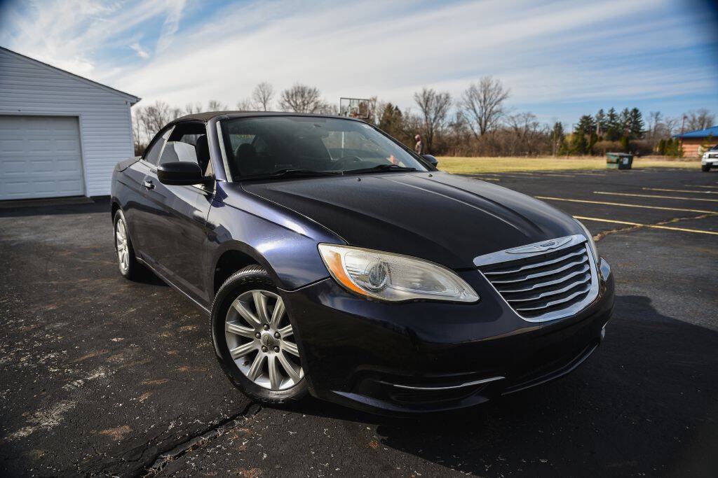 Used 2012 Chrysler 200 Touring FWD image 26