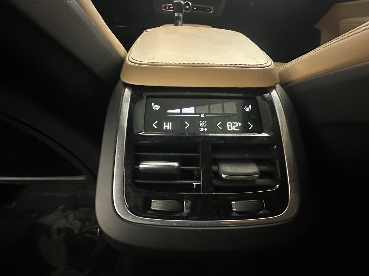 Used 2017 Volvo S90 T6 Inscription w/ Vision Package image 30