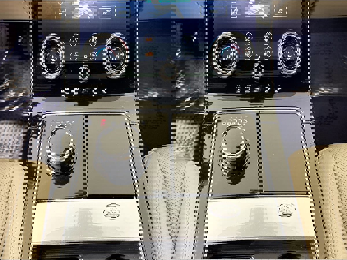 Used 2019 Land Rover Range Rover Velar S image 19