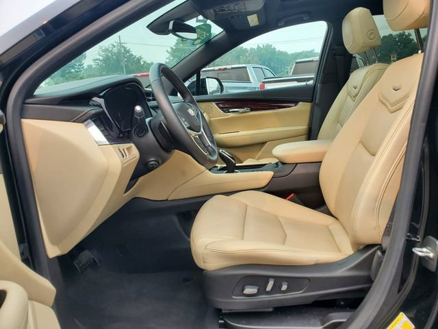 Certified 2018 Cadillac XT5 Luxury w/ Driver Awareness Package AWD/4WD image 24
