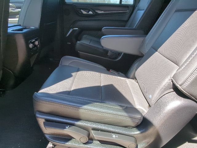 Used 2023 GMC Yukon XL Denali AWD/4WD image 23