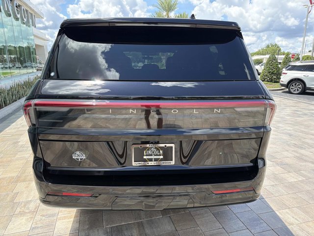 New 2026 Lincoln Navigator L Reserve w/ Jet Appearance Package AWD/4WD image 3