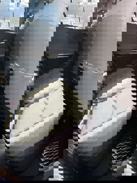 Used 2021 Toyota Venza XLE w/ Softex Package image 28