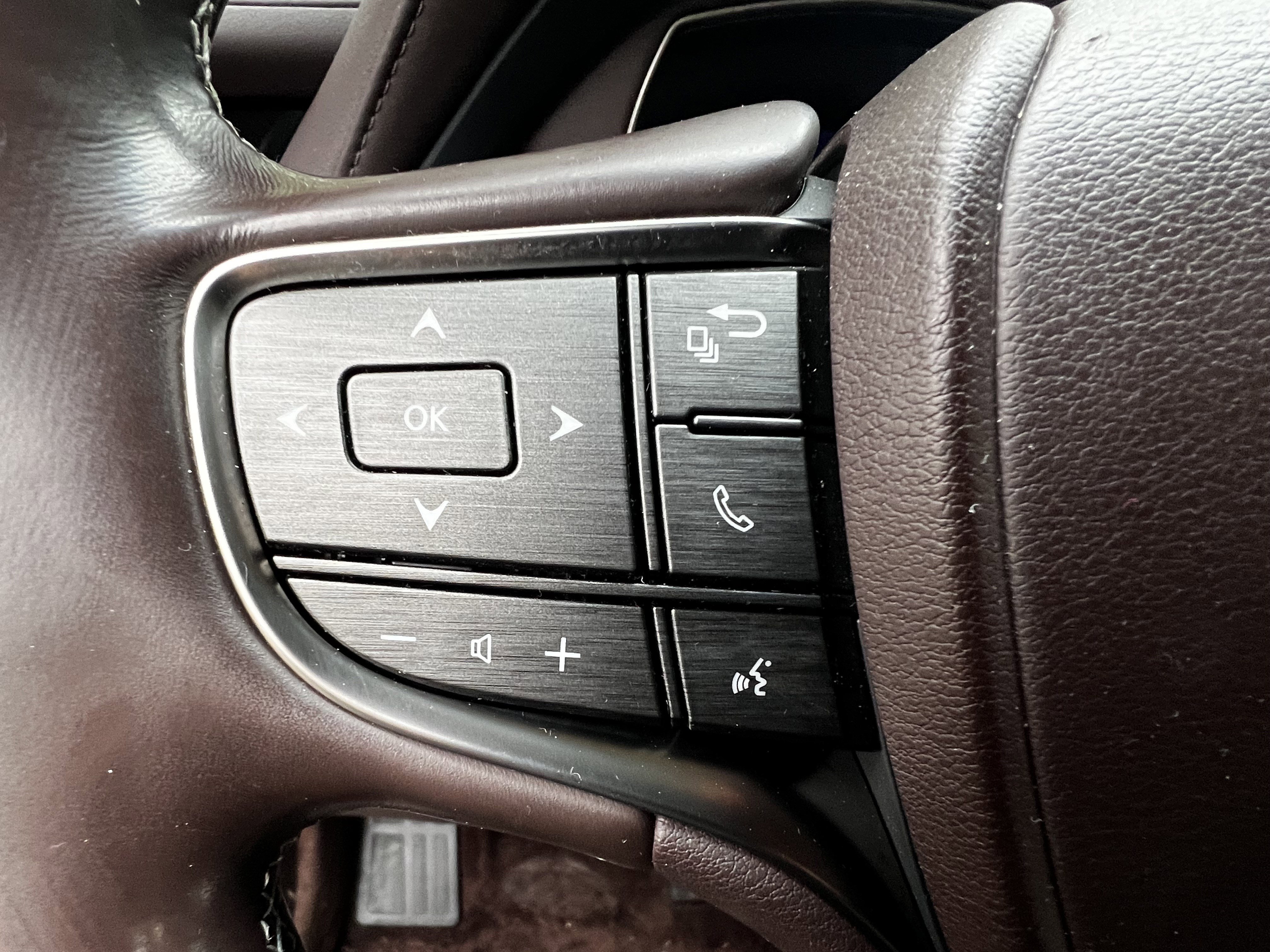 Used 2018 Lexus LS 500 AWD w/ Accessory Package (Z1) image 19