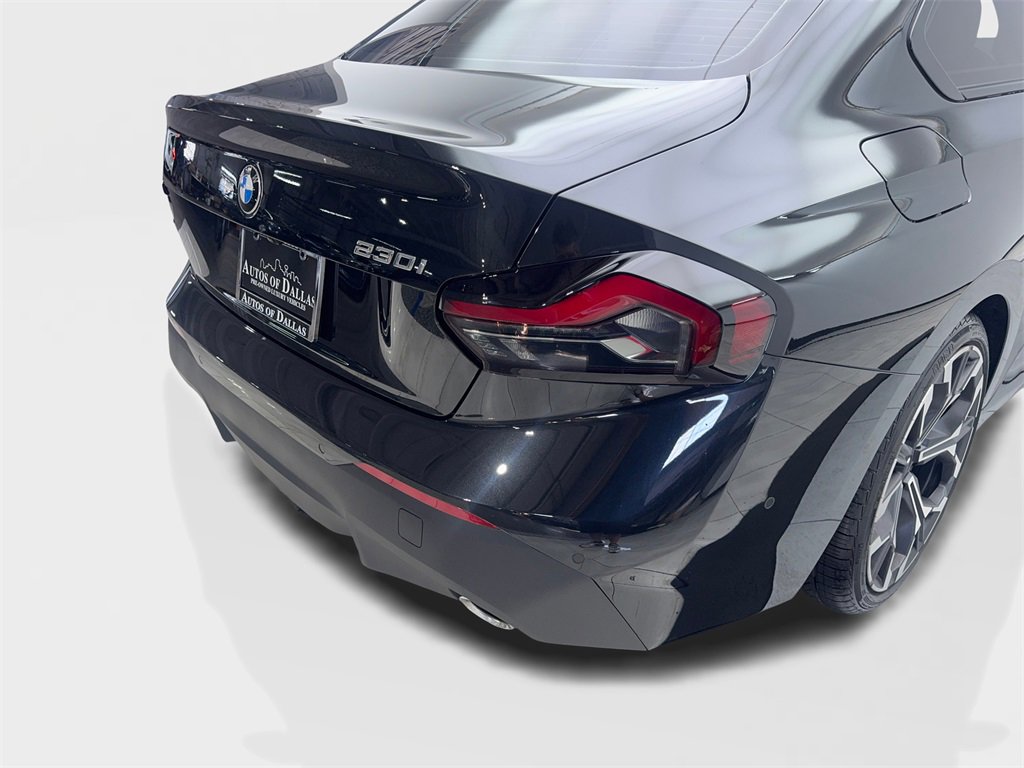 Used 2025 BMW 230i Coupe w/ M Sport Package image 18