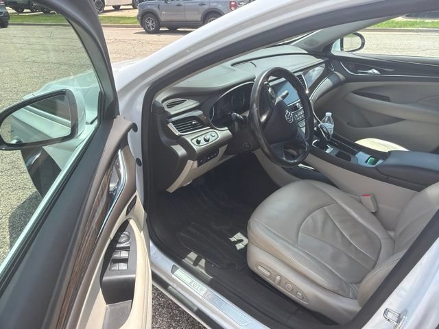 Used 2017 Buick LaCrosse Premium FWD image 6