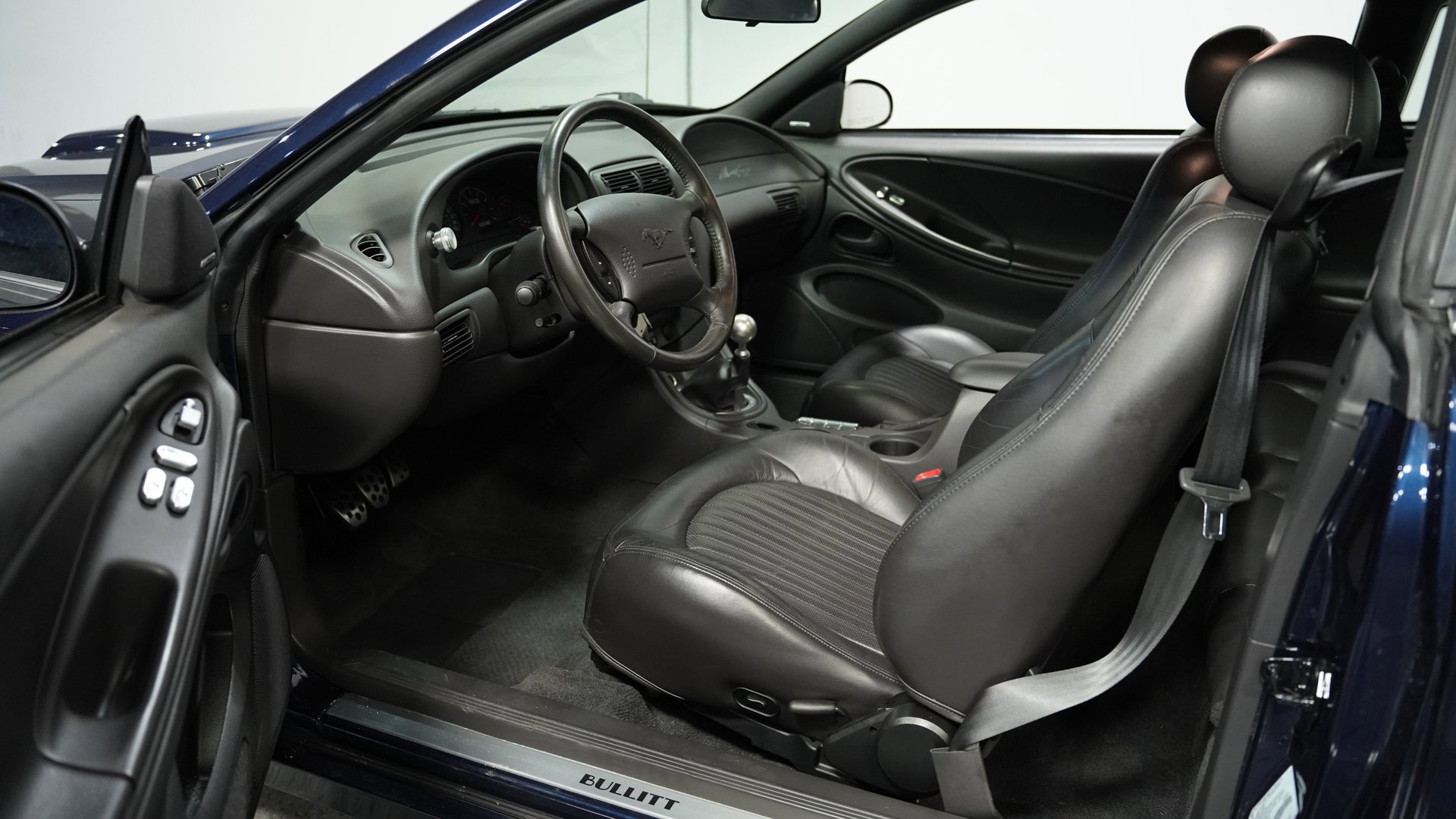 Used 2001 Ford Mustang Bullitt GT image 4