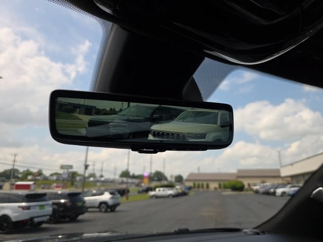 Used 2025 Jeep Grand Wagoneer L Series II Obsidian w/ Quick Order Packagew 28T AWD/4WD image 35