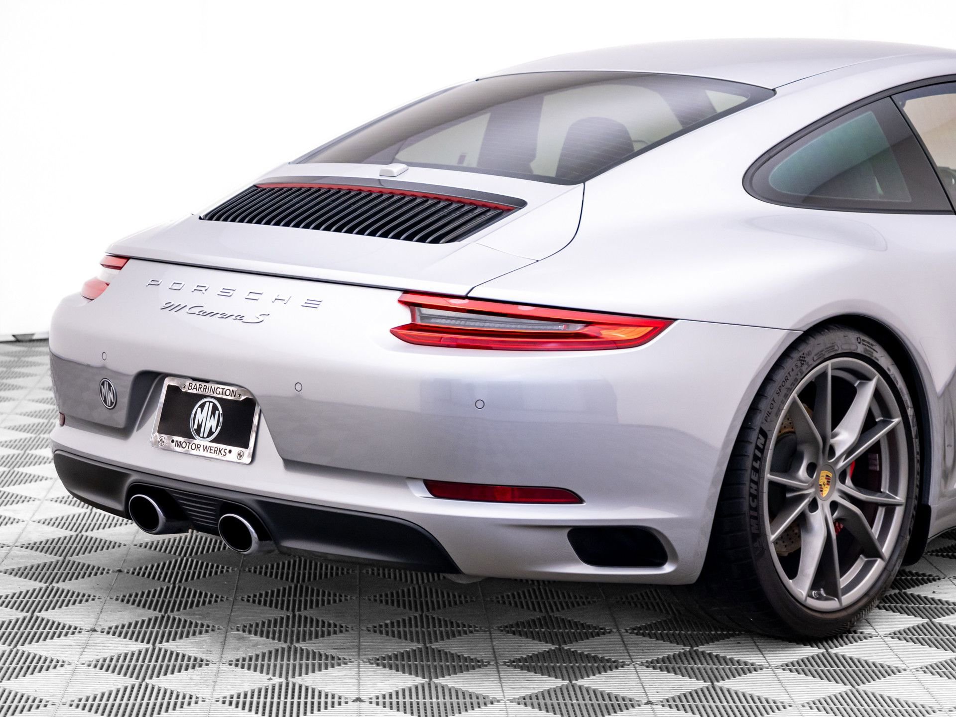 Used 2017 Porsche 911 Carrera S image 40