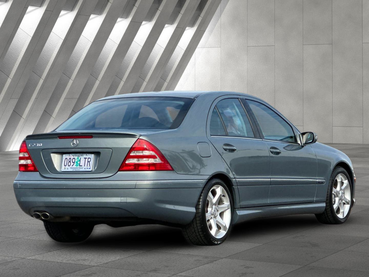 Used 2007 Mercedes-Benz C 230 Sedan image 4