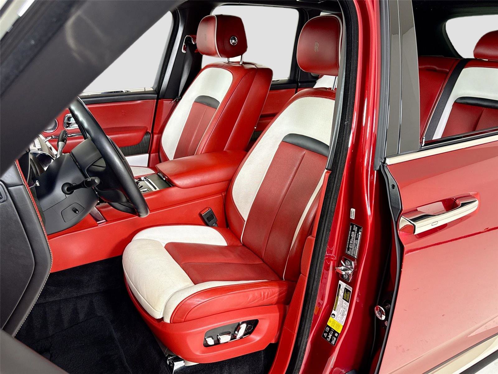 Used 2019 Rolls-Royce Cullinan image 14