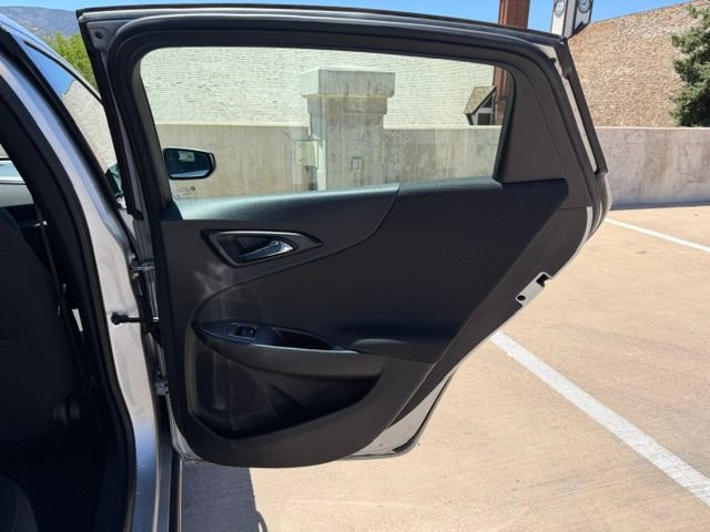 Used 2020 Chevrolet Malibu LT FWD image 17
