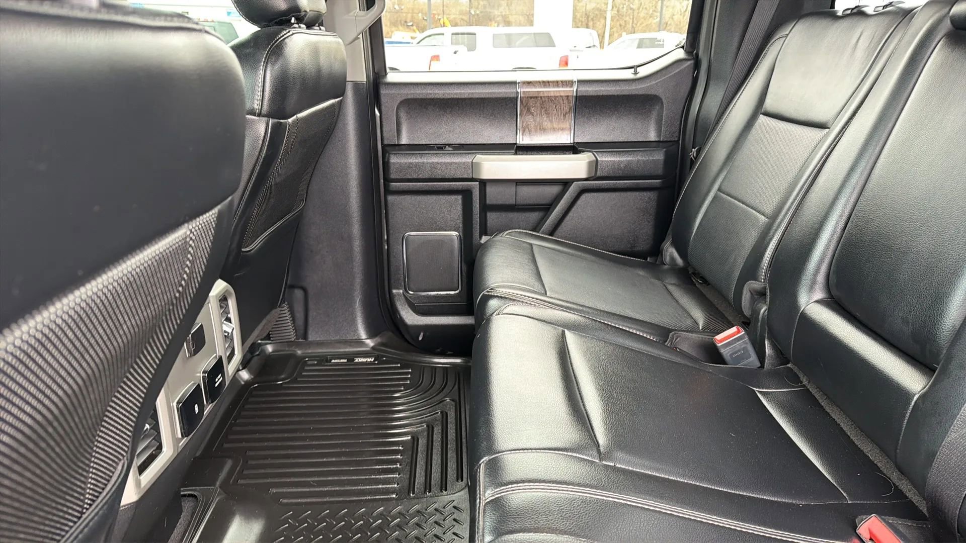 Used 2019 Ford F250 Lariat w/ Chrome Package image 43