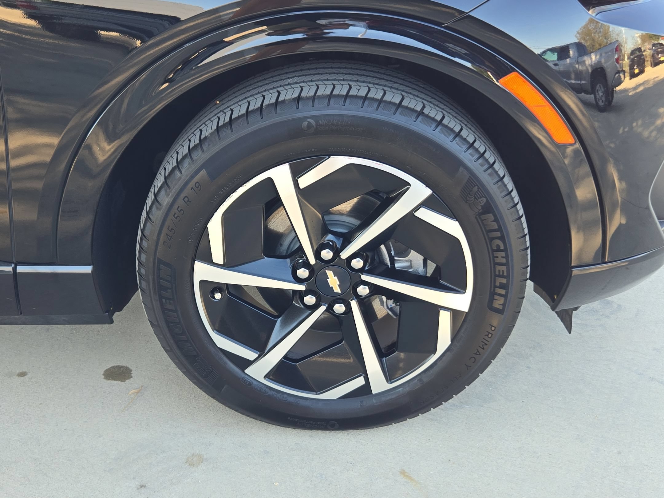 Certified 2024 Chevrolet Equinox EV LT FWD image 26
