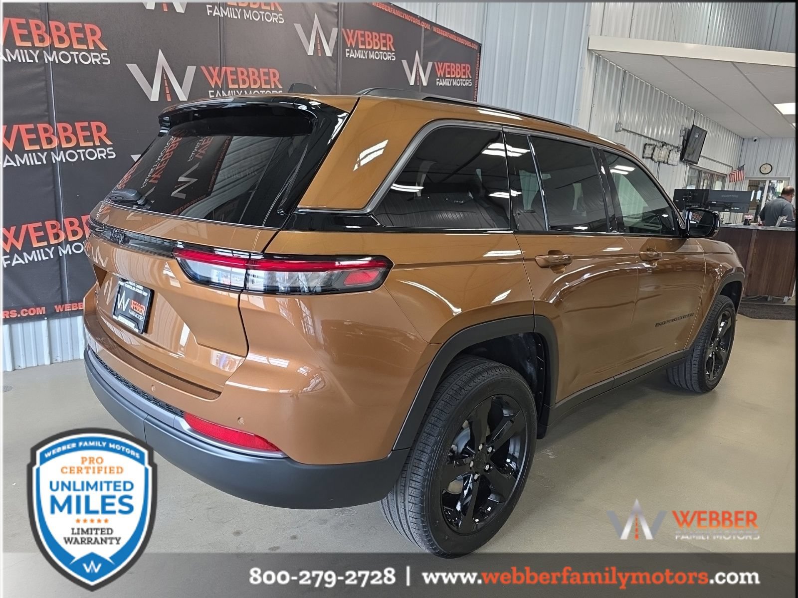New 2026 Jeep Grand Cherokee Limited w/ Limited Altitude Package AWD/4WD image 4