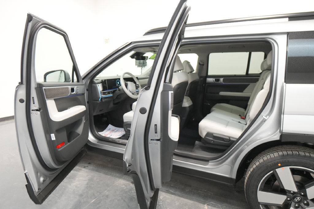 Certified 2026 Hyundai Santa Fe Limited AWD/4WD image 34