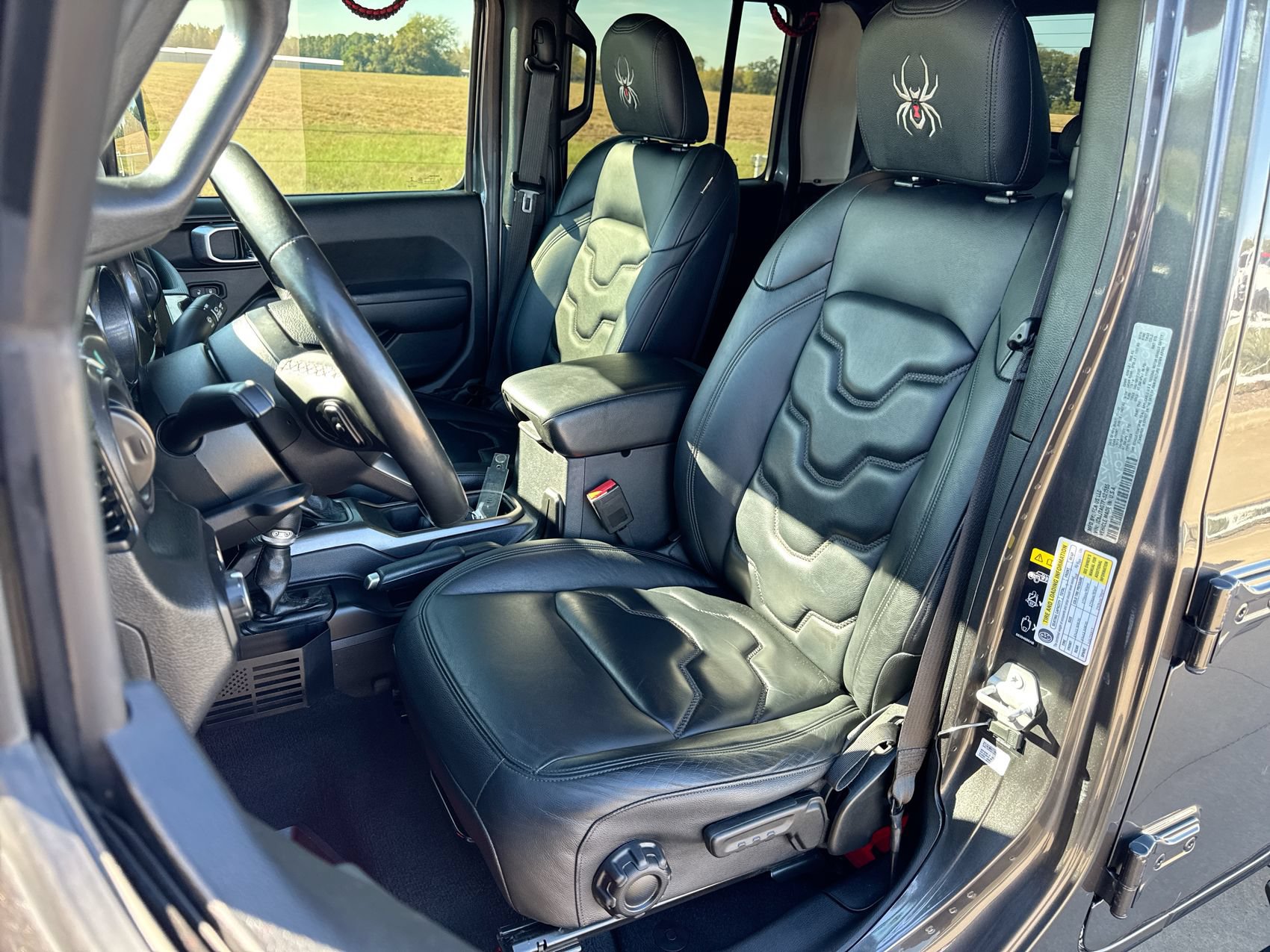 Used 2023 Jeep Gladiator Sport AWD/4WD image 11