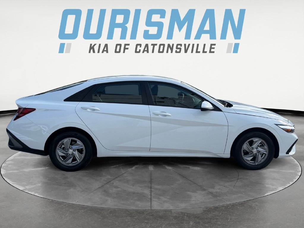 Used 2026 Hyundai Elantra SE w/ Cargo Package FWD image 7