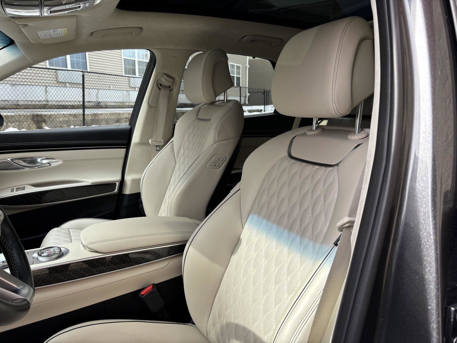 Used 2023 Genesis GV70 3.5T Sport w/ Sport Prestige Package image 9