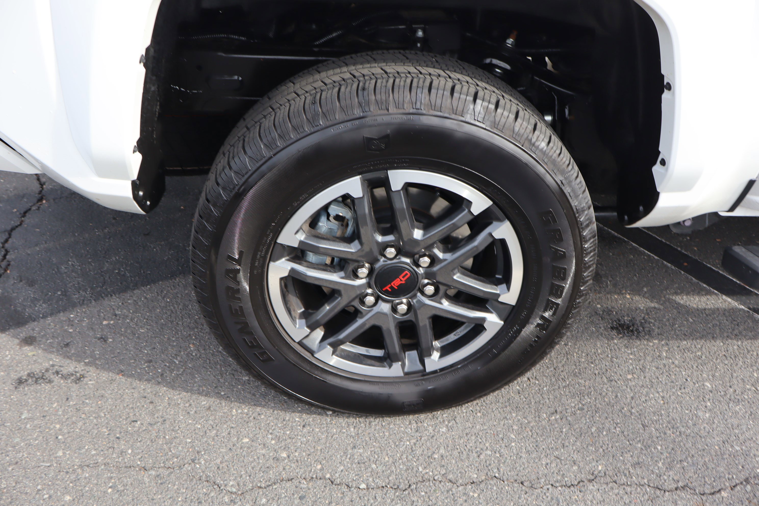 Used 2025 Toyota Tacoma TRD Sport image 41