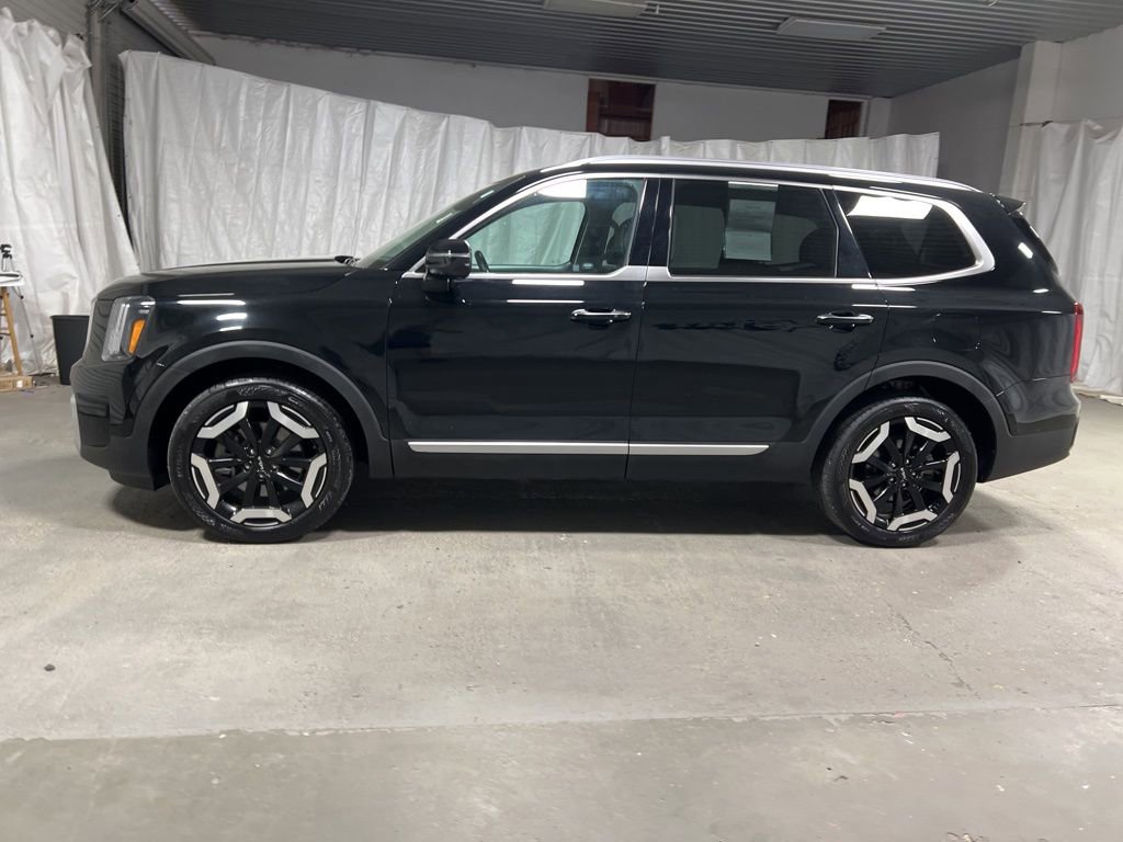 Used 2025 Kia Telluride S image 4