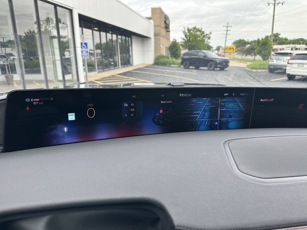 Certified 2025 Lincoln Navigator Reserve AWD/4WD image 10