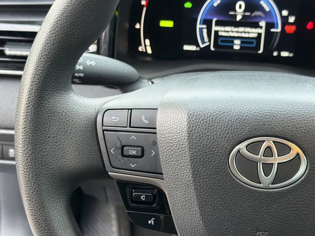 Used 2025 Toyota Camry LE image 24