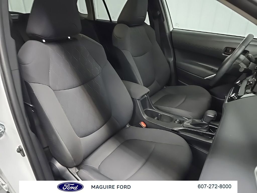 Used 2023 Toyota Corolla Cross LE w/ Moonroof Package image 18