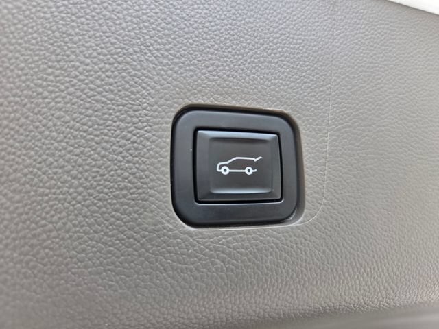 Used 2020 Chevrolet Traverse Premier FWD image 20