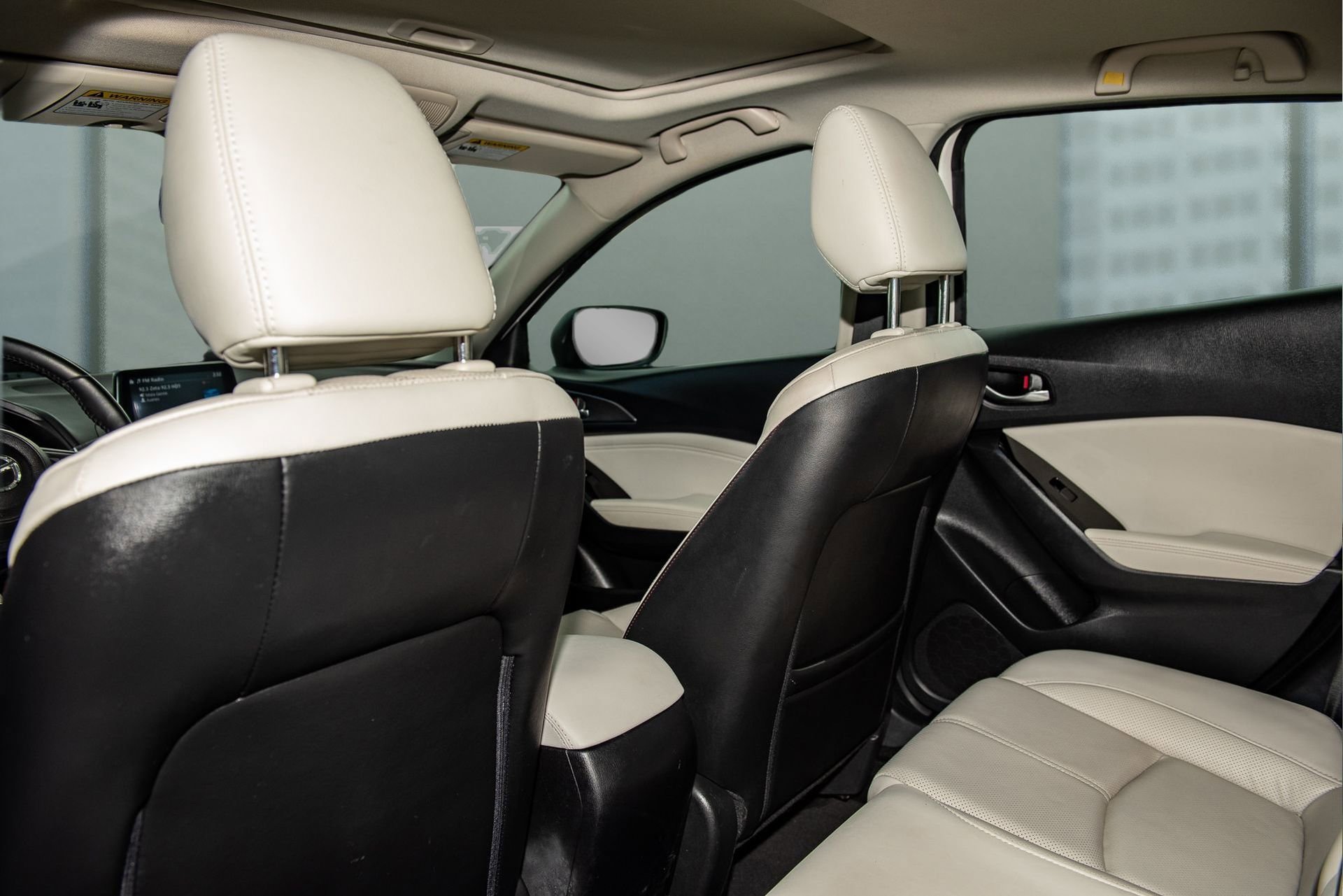 Used 2018 MAZDA MAZDA3 Grand Touring image 18