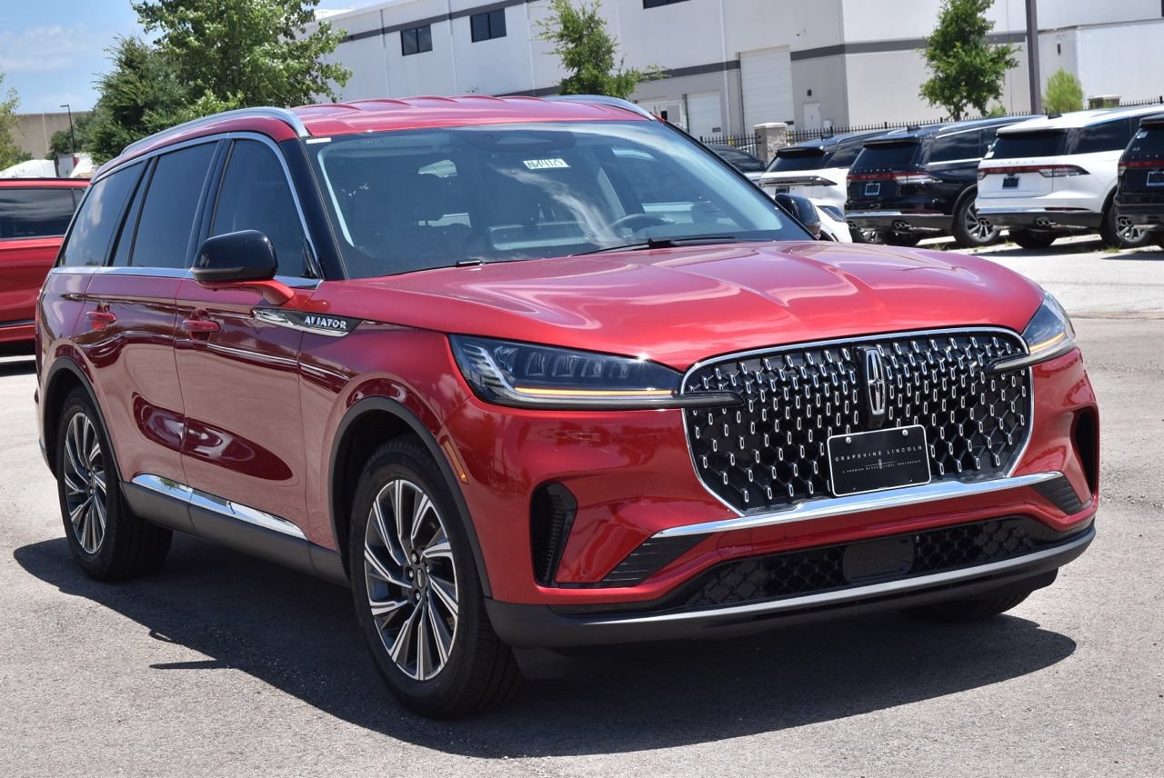 New 2026 Lincoln Aviator 2WD image 3