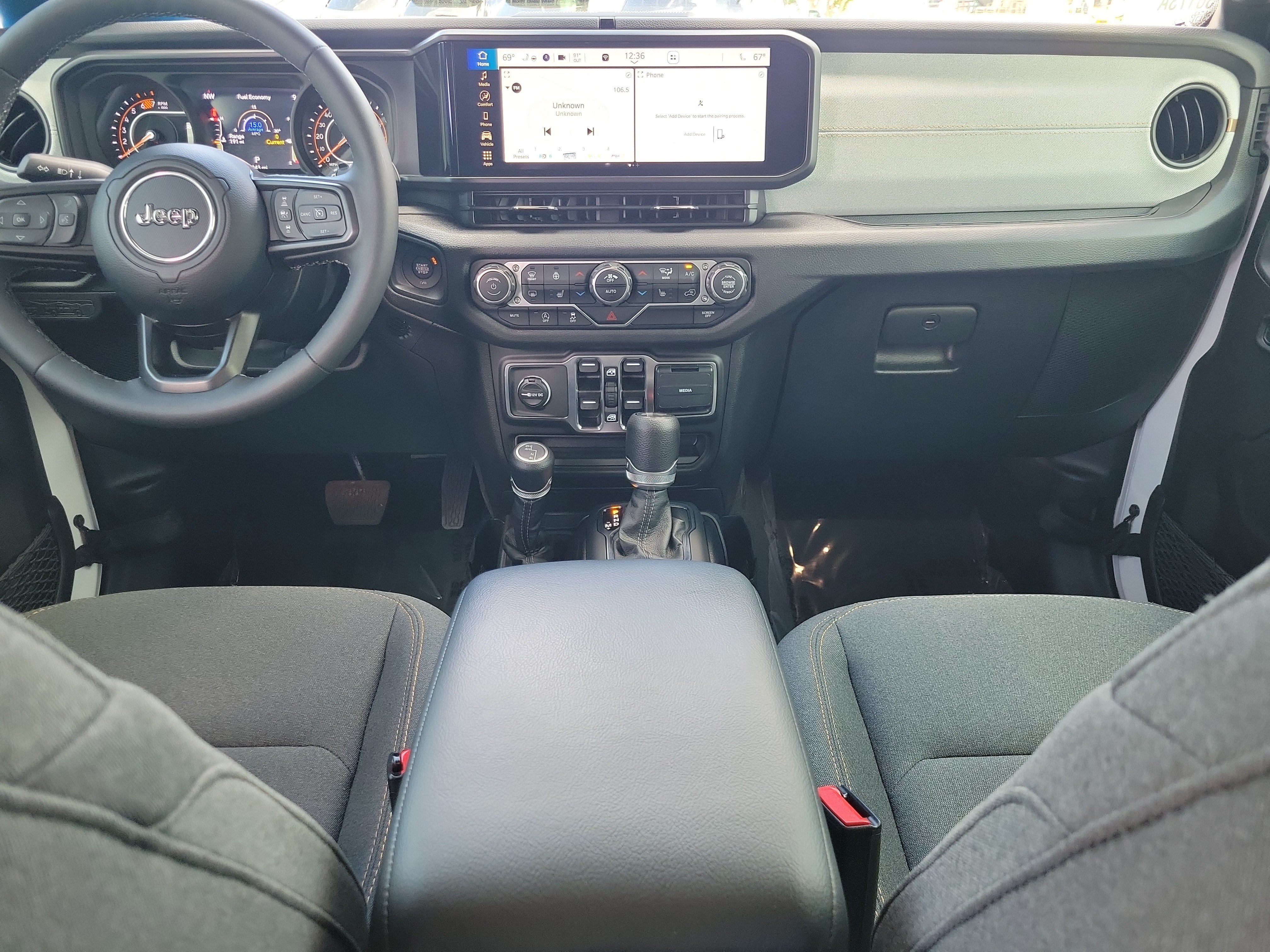 Used 2025 Jeep Wrangler Unlimited Sport AWD/4WD image 14