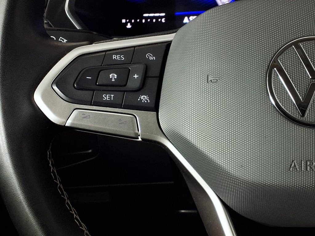 Used 2022 Volkswagen Tiguan SE w/ Panoramic Sunroof Package image 20