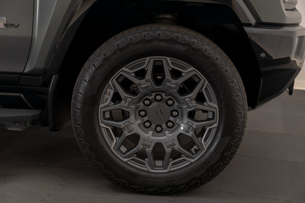 Used 2024 GMC Hummer EV 3X image 41