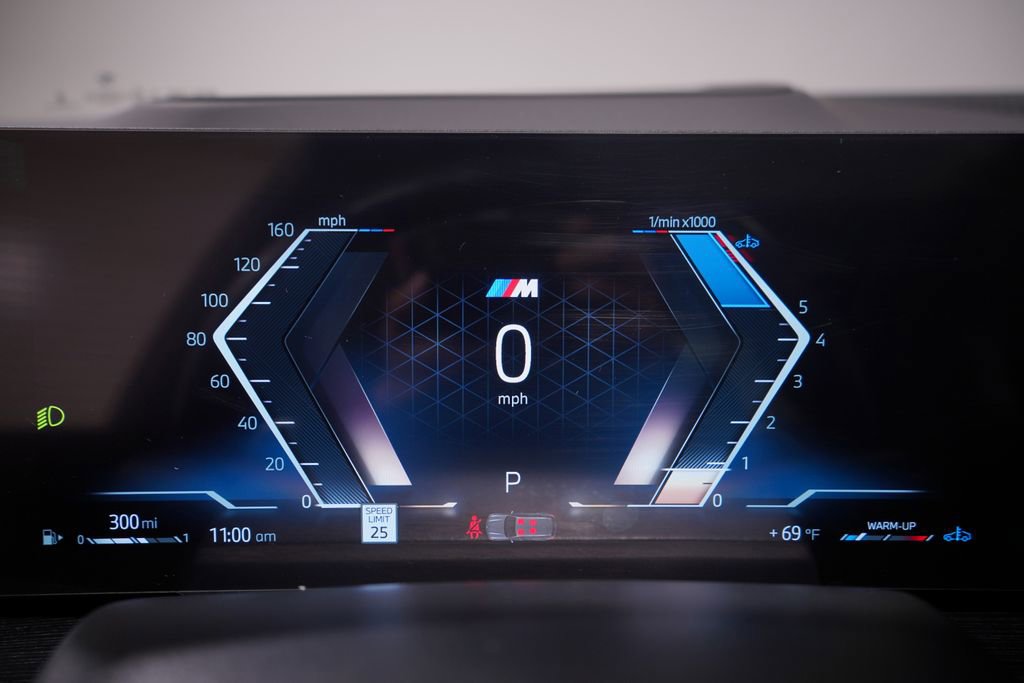 Used 2026 BMW X7 xDrive40i w/ M Sport Package AWD/4WD image 22