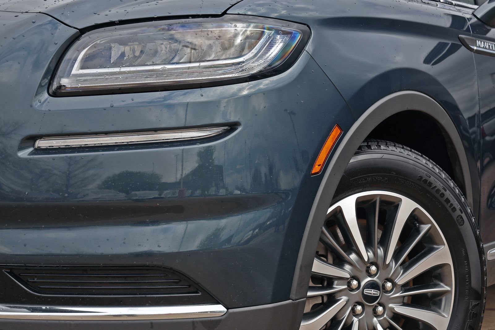 Used 2023 Lincoln Nautilus FWD w/ Premium Package image 13