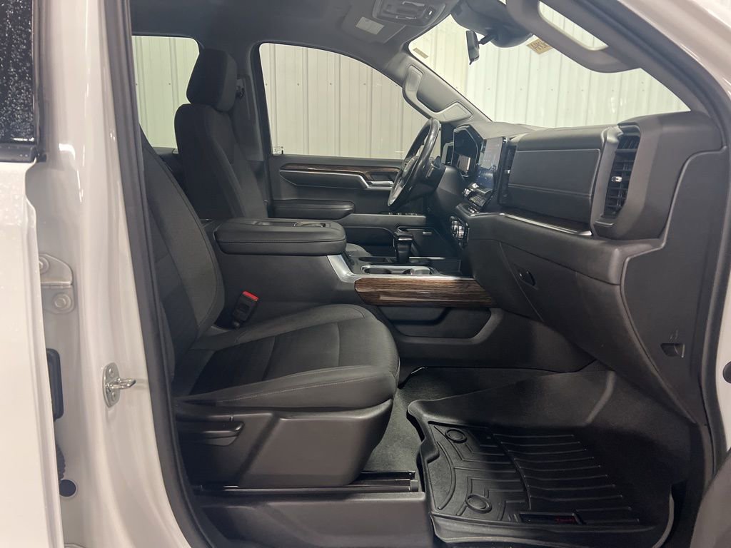 Used 2022 GMC Sierra 1500 Elevation w/ Preferred Package image 9