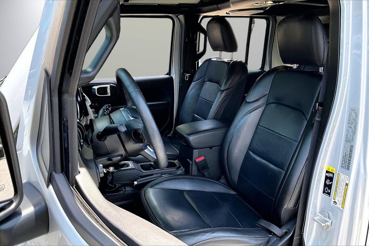 Used 2023 Jeep Wrangler Unlimited Sahara AWD/4WD image 21