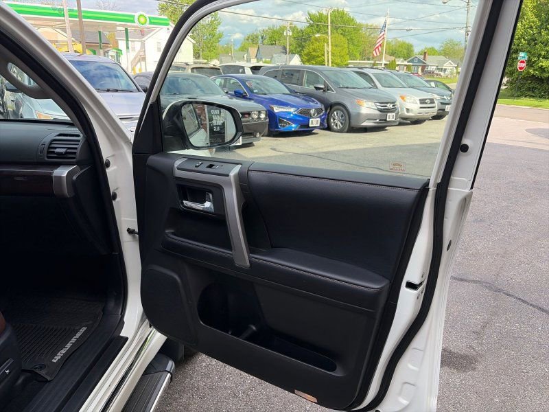 Used 2018 Toyota 4Runner Limited AWD/4WD image 16