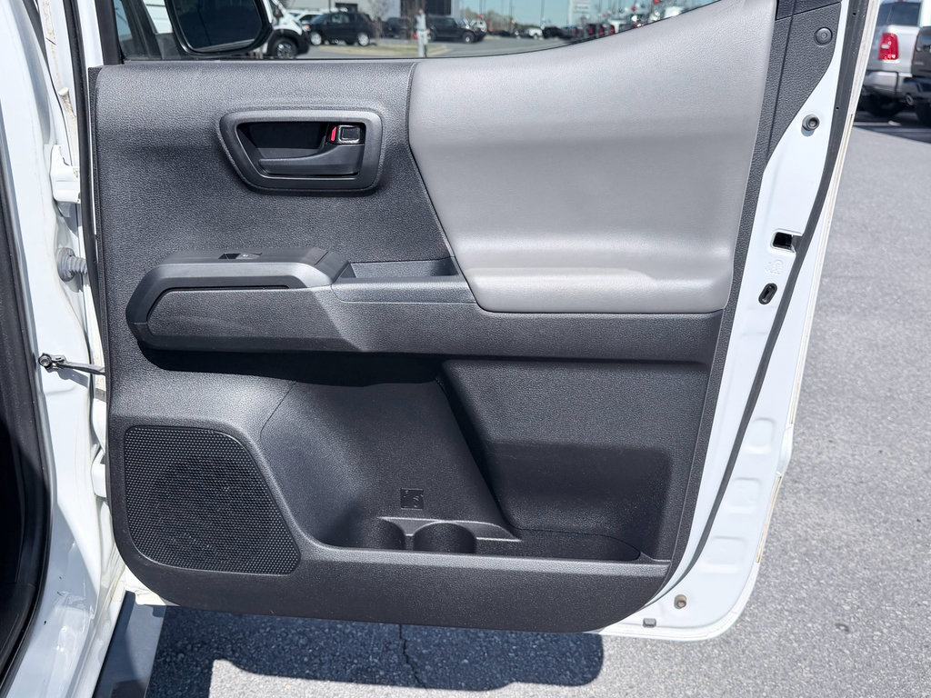 Used 2021 Toyota Tacoma SR w/ SR Convenience Package image 27
