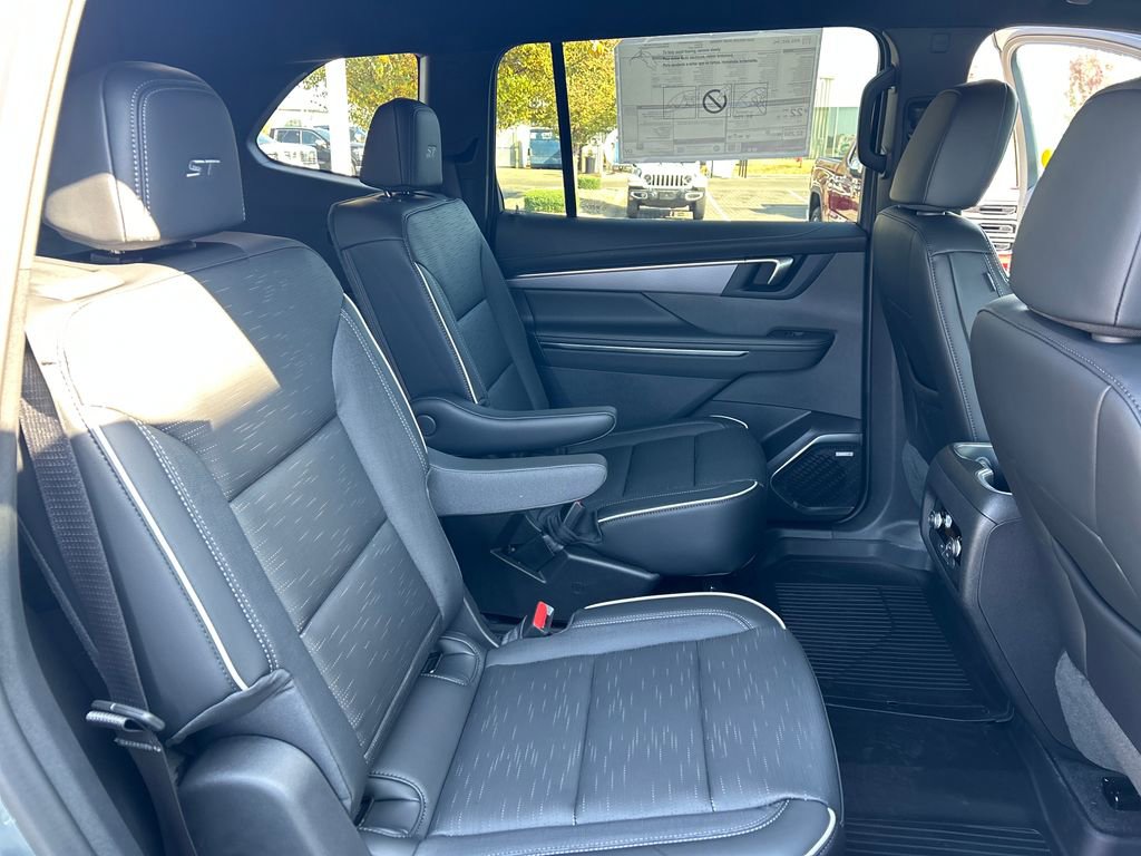 New 2026 Buick Enclave Sport Touring w/ LPO, Floor Liner Package image 29