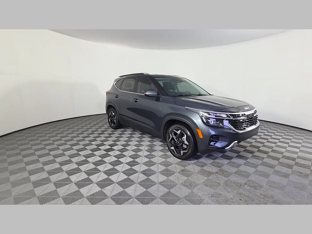 Used 2024 Kia Seltos EX FWD image 52