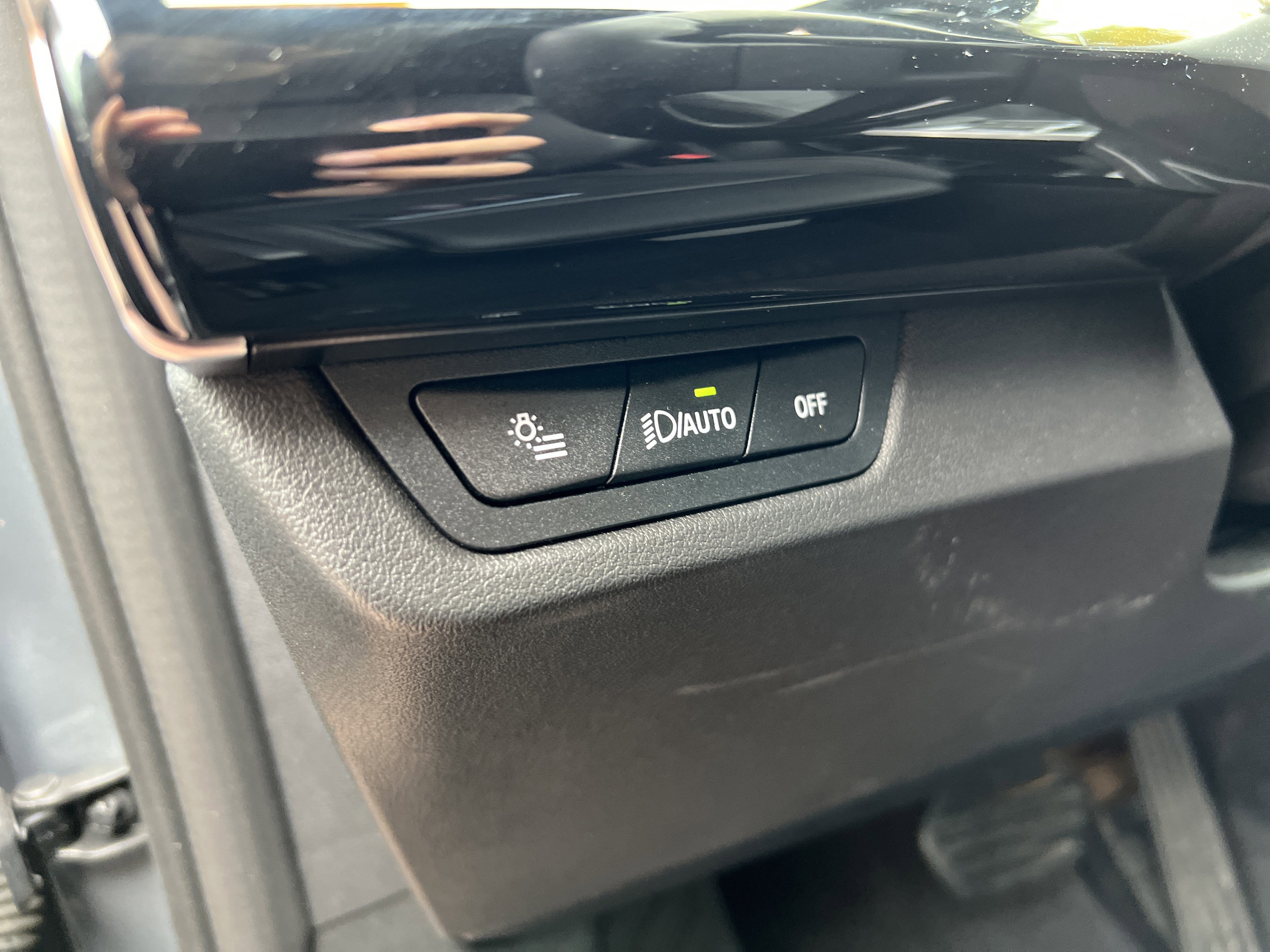 Certified 2025 BMW X2 xDrive28i AWD/4WD image 36