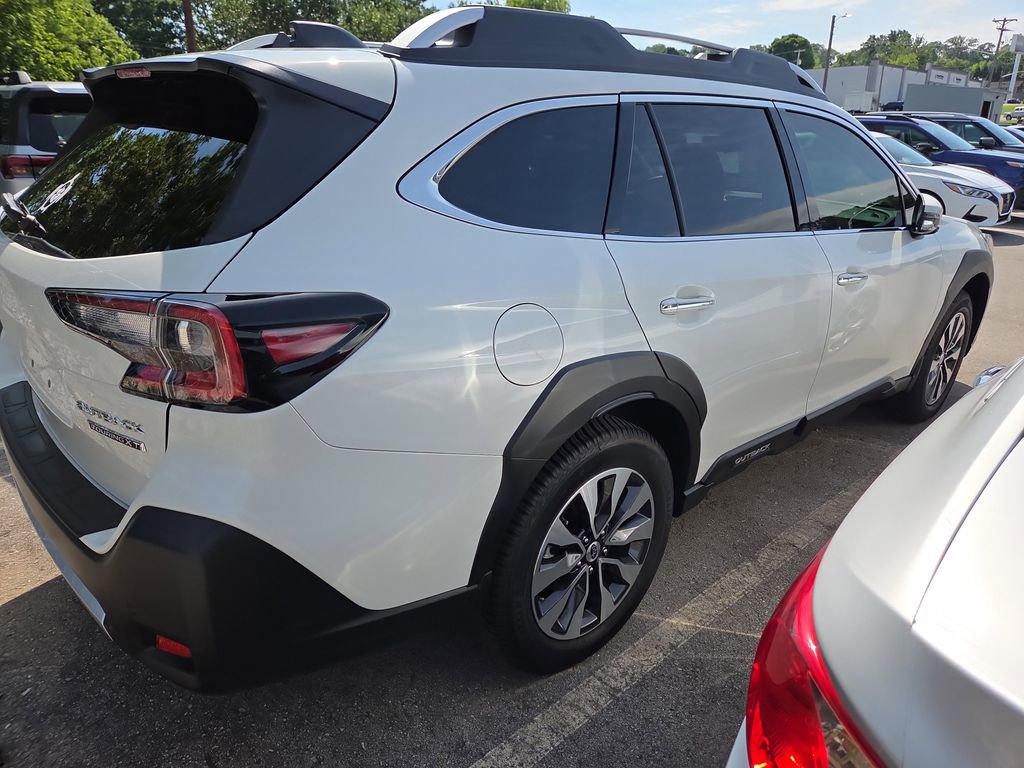Used 2025 Subaru Outback Touring XT AWD/4WD image 5
