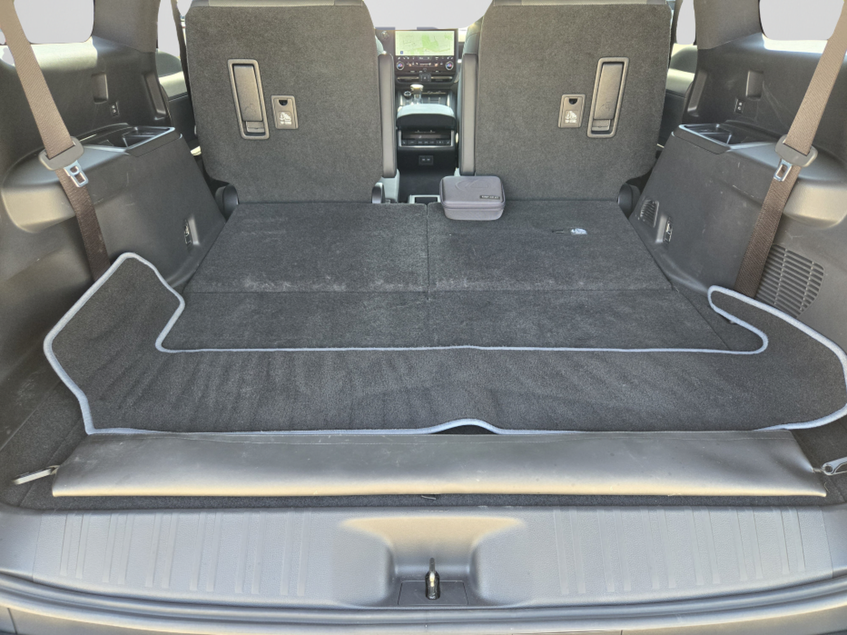 Used 2024 Lexus GX 550 w/ Accessory Package (Z1) AWD/4WD image 32
