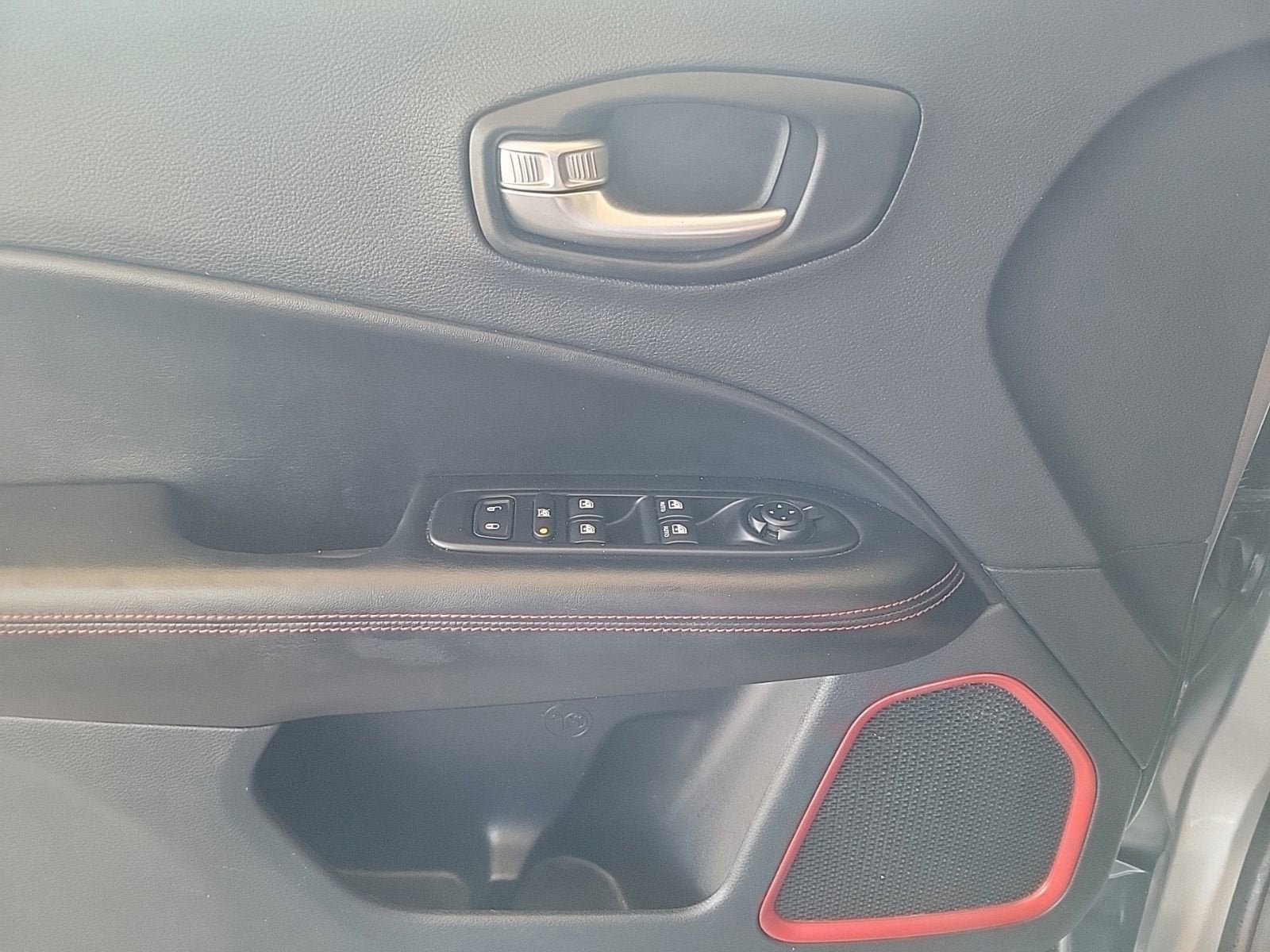 Used 2021 Jeep Compass Trailhawk AWD/4WD image 18