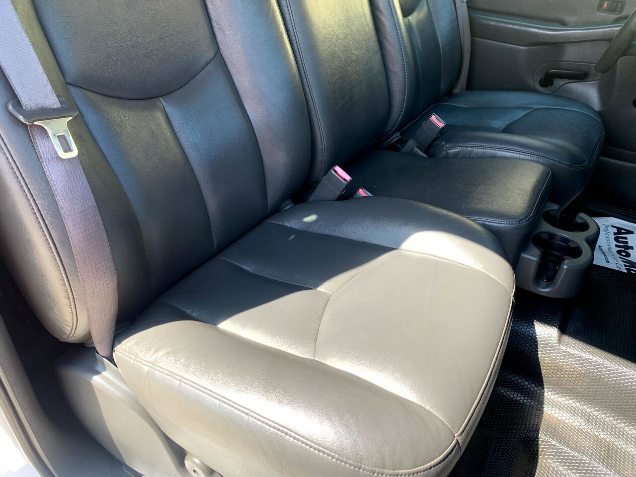 Used 2005 Chevrolet Silverado 3500 2WD Crew Cab w/ Heavy-Duty Power Package image 9