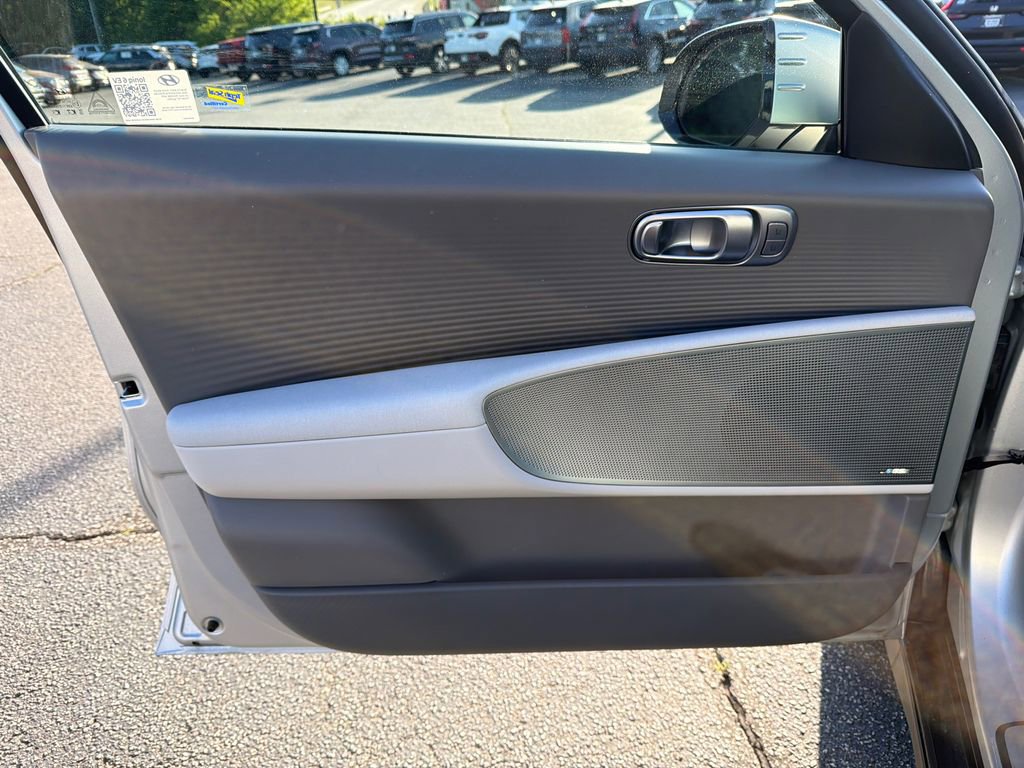 Used 2025 Hyundai Ioniq 6 Limited image 10